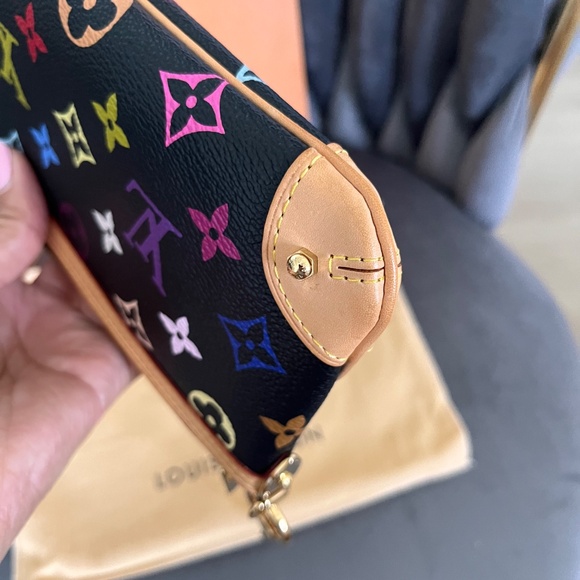SOLD! Louis Vuitton Takashi Murakami Milla Clutch MM - Picture 4 of 11